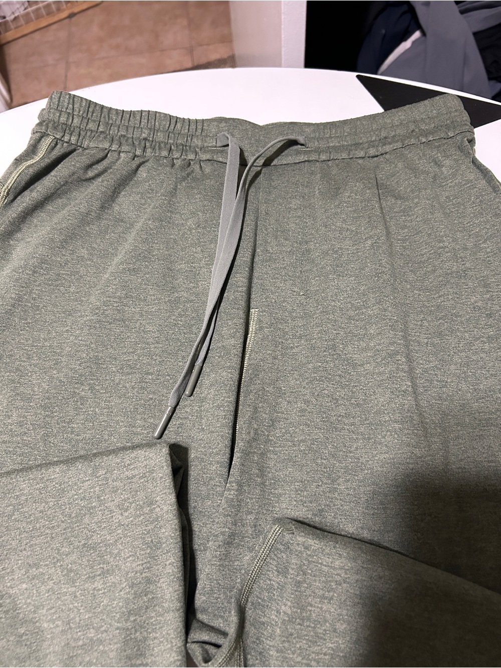 lululemon athletica soft jersey tapered pant medium